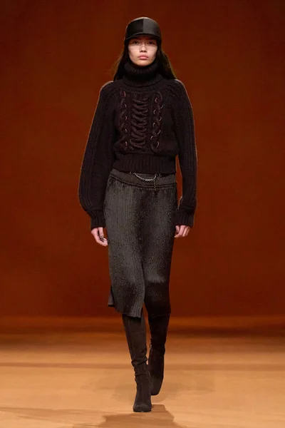 Look 8